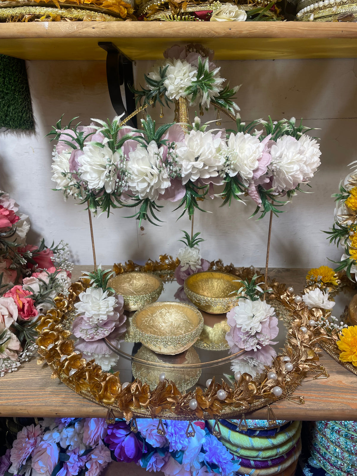 Decorative Floral Mayun & Mehndi Thaali Set – Mirror Base with Golden Bowls for Wedding Ceremonies