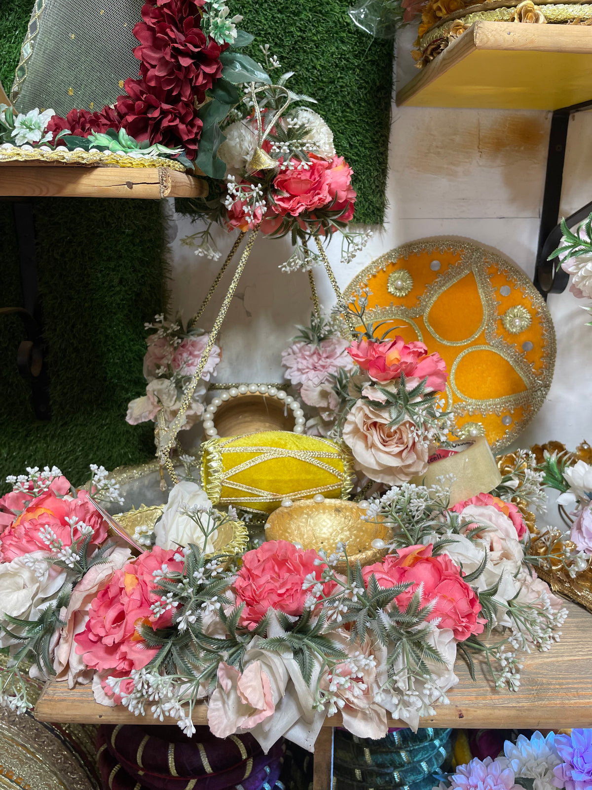 Luxury Floral Mehndi Décor Set – Traditional Yellow & Pink Wedding Accessories