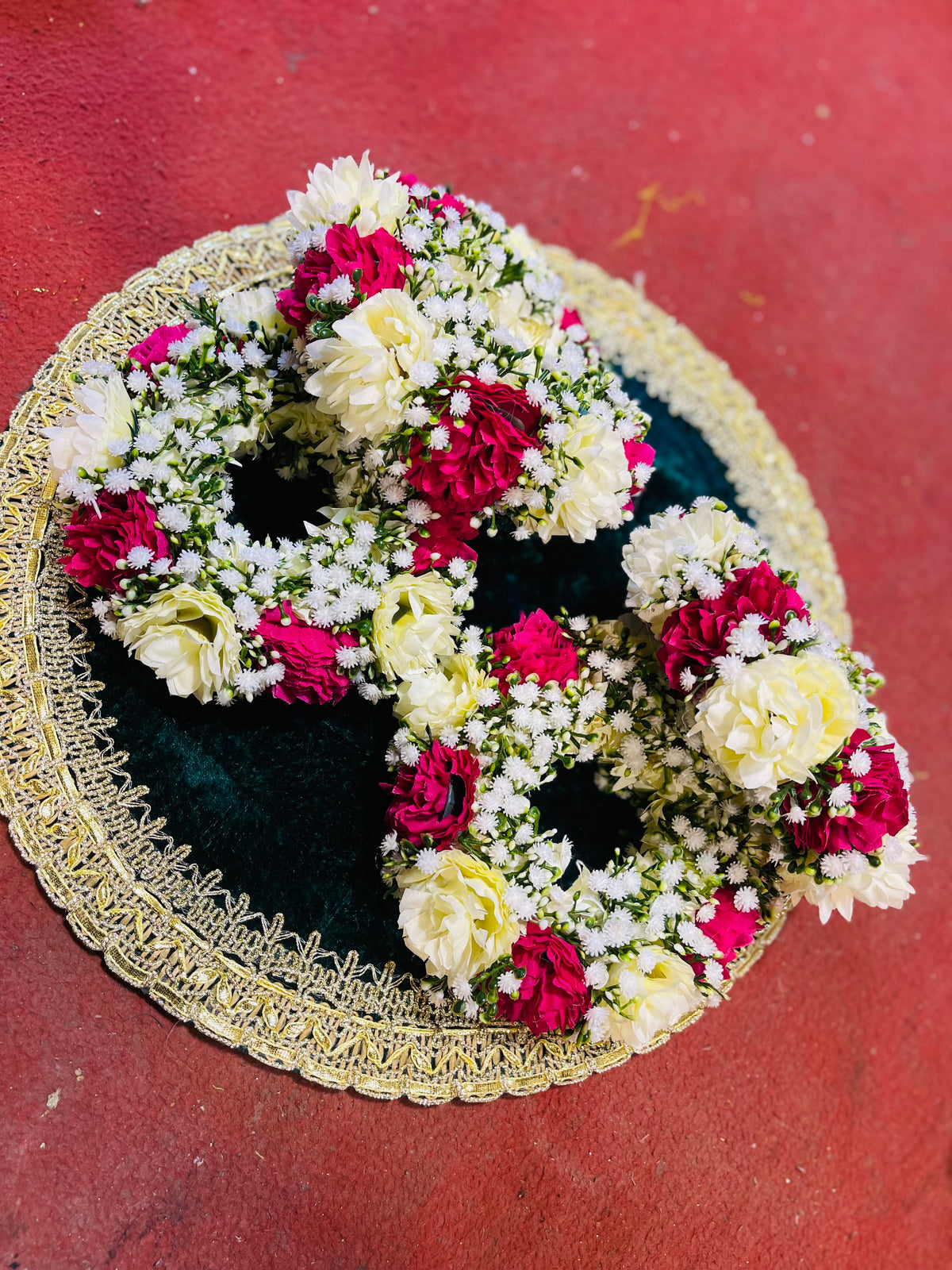 Artificial Floral Jewelry Set for Mehndi & Bridal Events – Handmade Gajra, Rings & Accessories