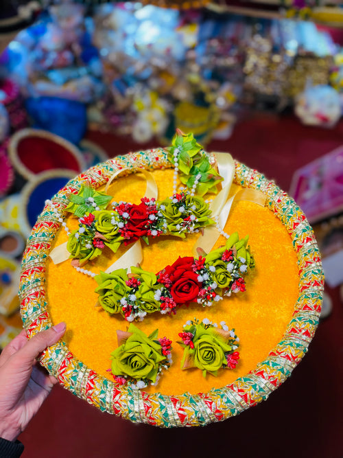 Artificial Floral Jewelry Set for Mehndi & Bridal Events – Handmade Gajra, Rings & Accessories